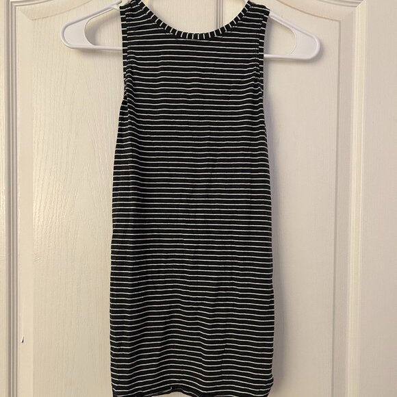 lululemon all tied up tank - Picture 1 of 5